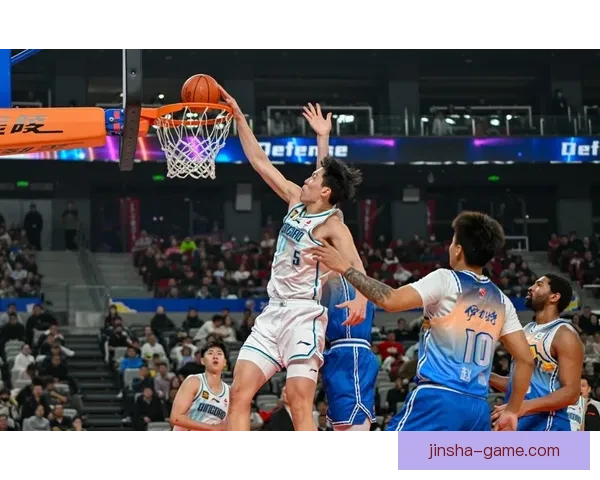 背靠背砍下14分11篮板瀚森持续爆发主帅盛赞其每日进步潜力无限 背靠背砍下14分11篮板瀚森持续爆发主帅盛赞其每日进步潜力无限